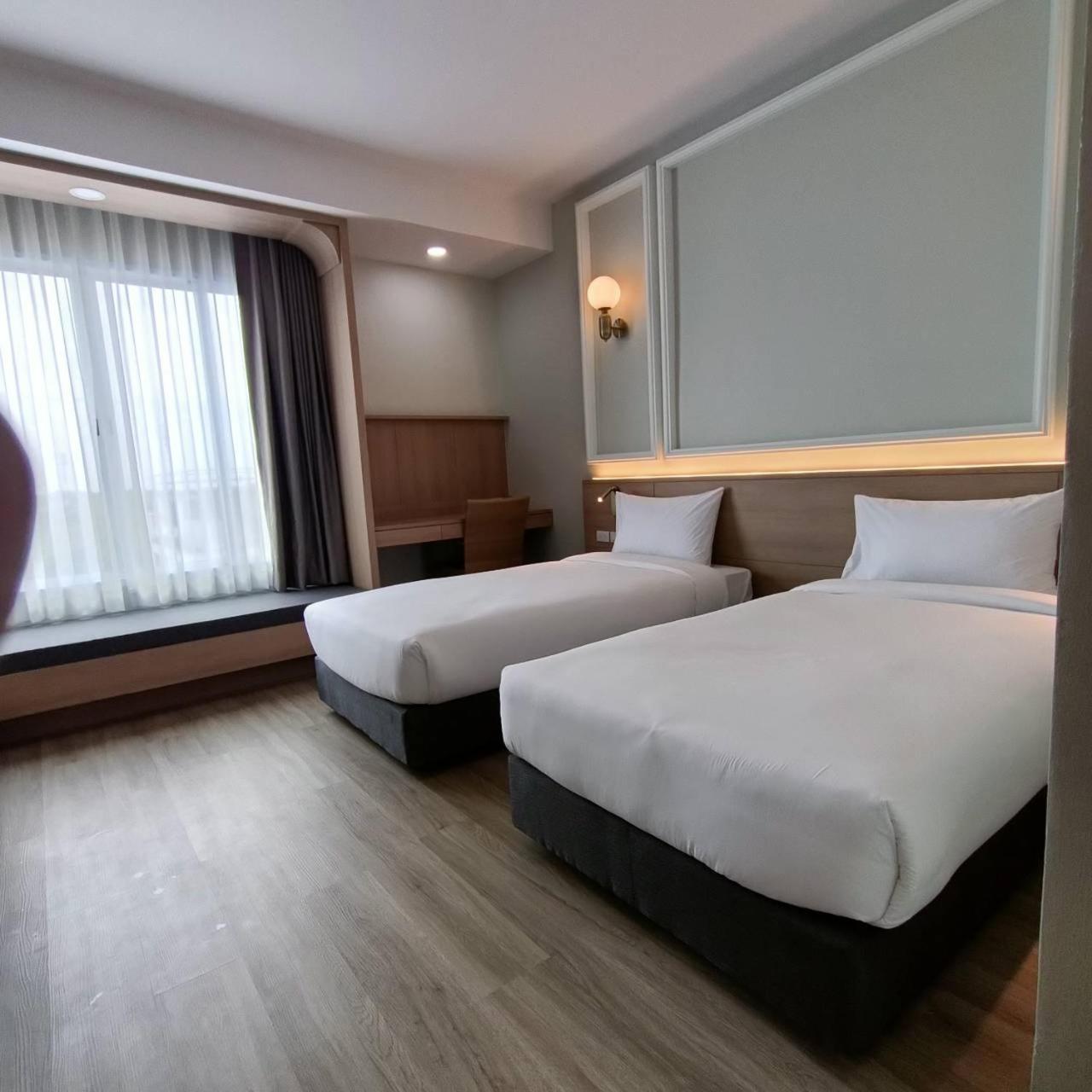 Mayflower Grande Suite Hotel Phitsanulok Eksteriør billede