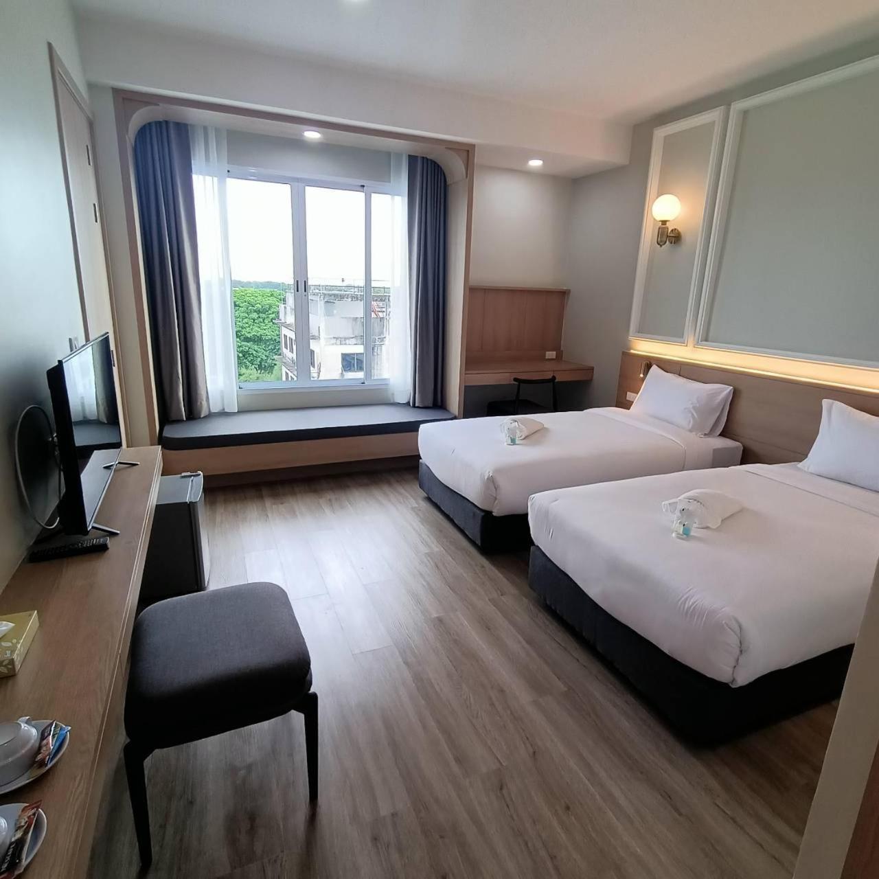 Mayflower Grande Suite Hotel Phitsanulok Eksteriør billede
