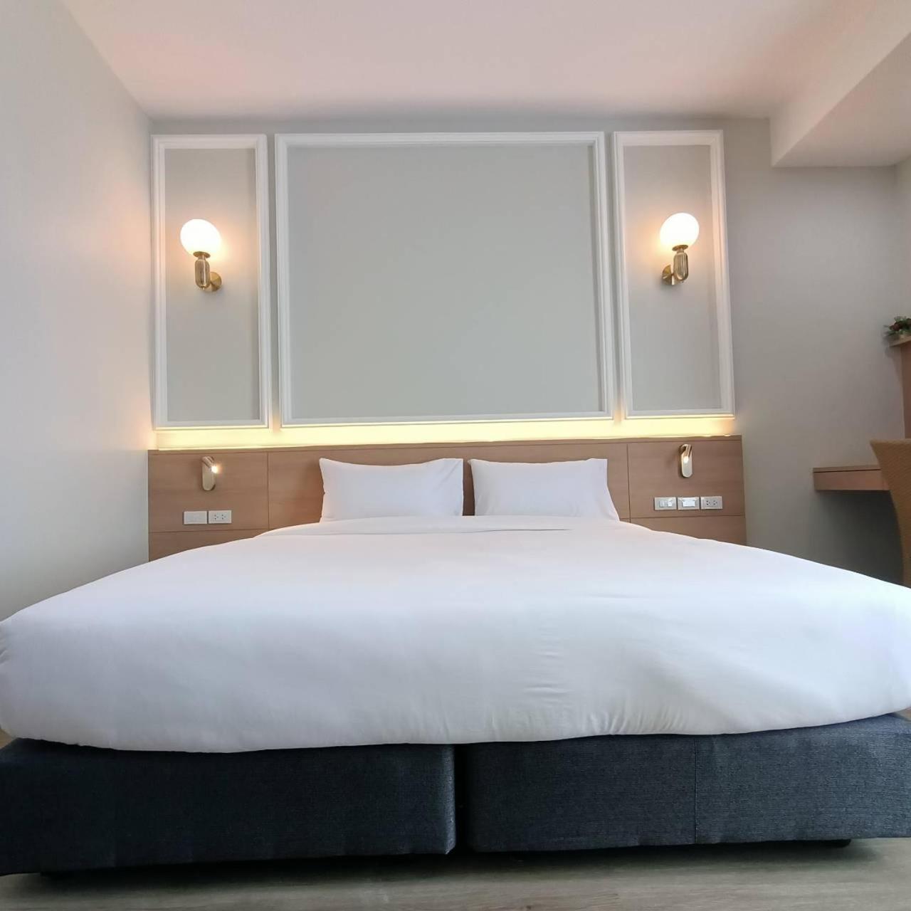 Mayflower Grande Suite Hotel Phitsanulok Eksteriør billede