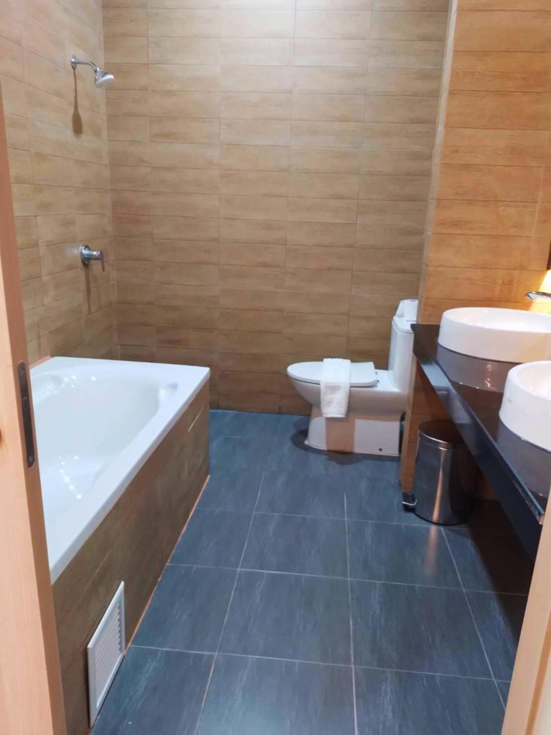 Mayflower Grande Suite Hotel Phitsanulok Eksteriør billede