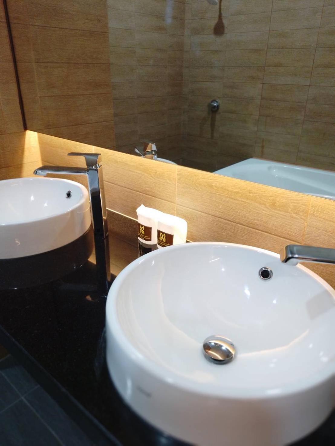 Mayflower Grande Suite Hotel Phitsanulok Eksteriør billede