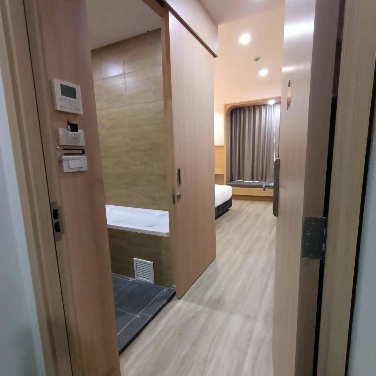 Mayflower Grande Suite Hotel Phitsanulok Eksteriør billede